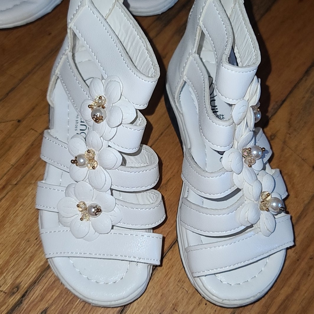 Girls sandals